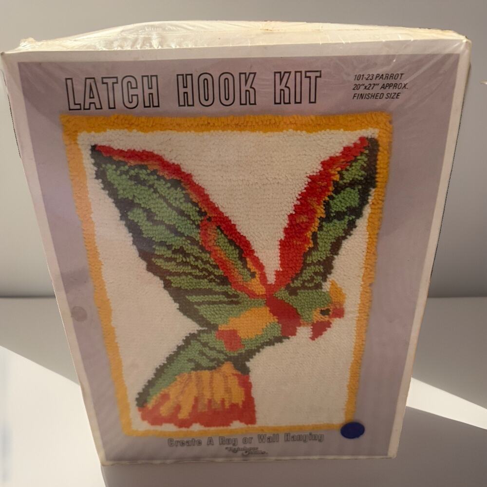Vintage Parrot Latch Hook Kit Unworked 20” x 27” NEW In PACKAGE 3957:67